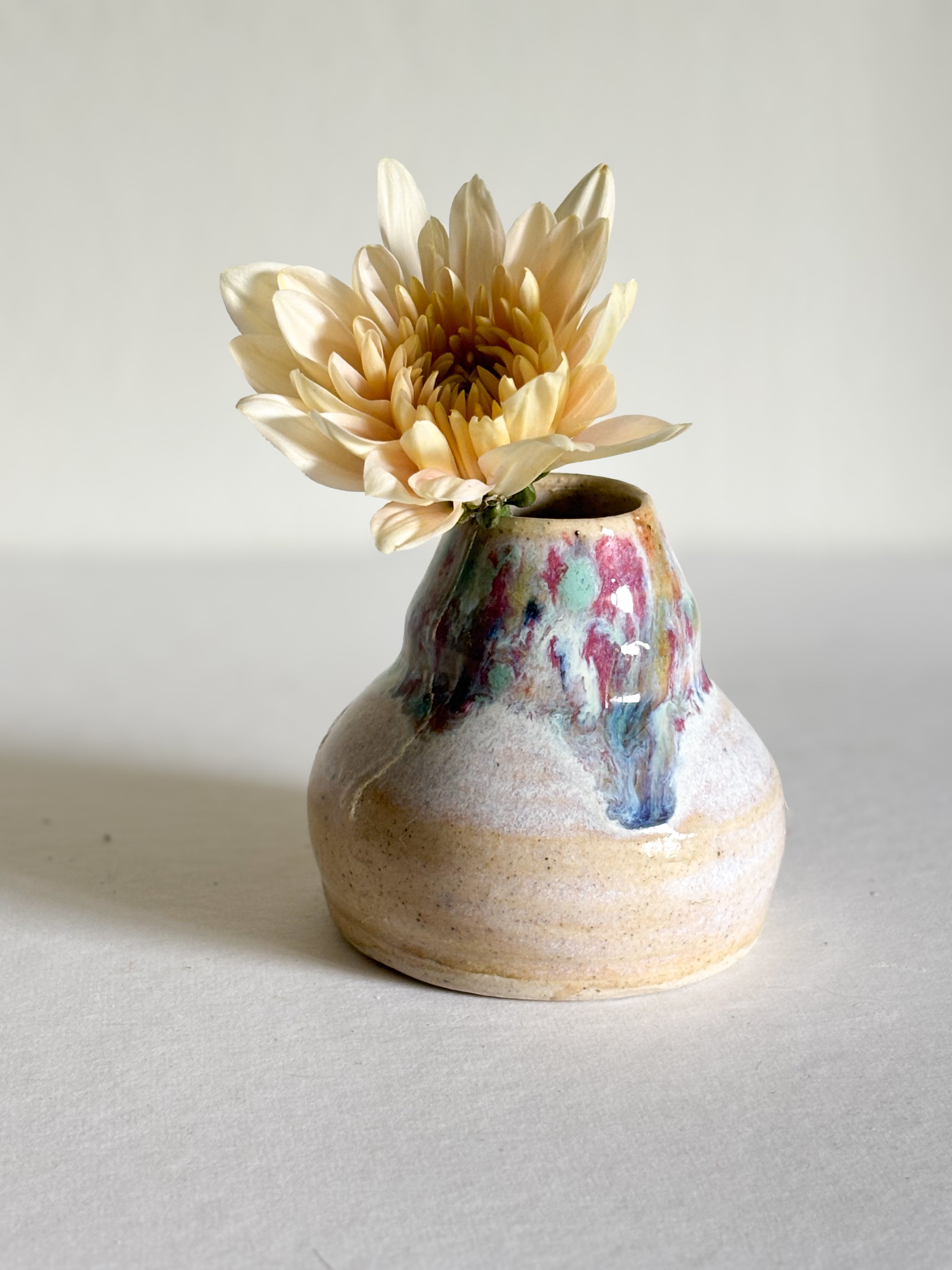 Dottie Bud Vase